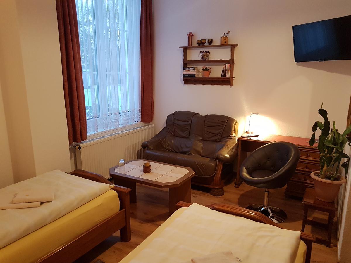 Landhaus Dargelin Hotel Behrenhoff Bagian luar foto
